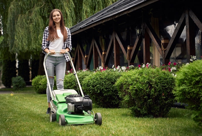 Can I Mow the Lawn When Pregnant