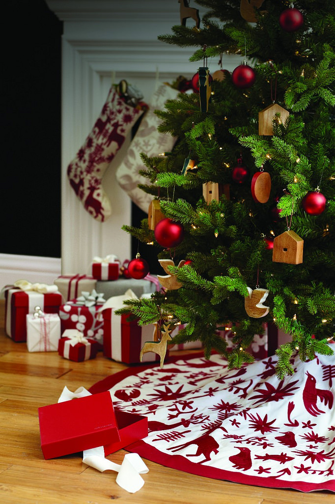 Can You Wash a Tree Skirt