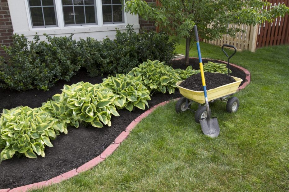 do you need to weed before mulching