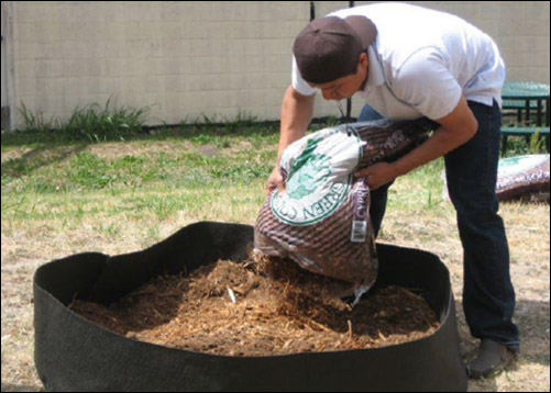 how many gallons in a bag of potting soil