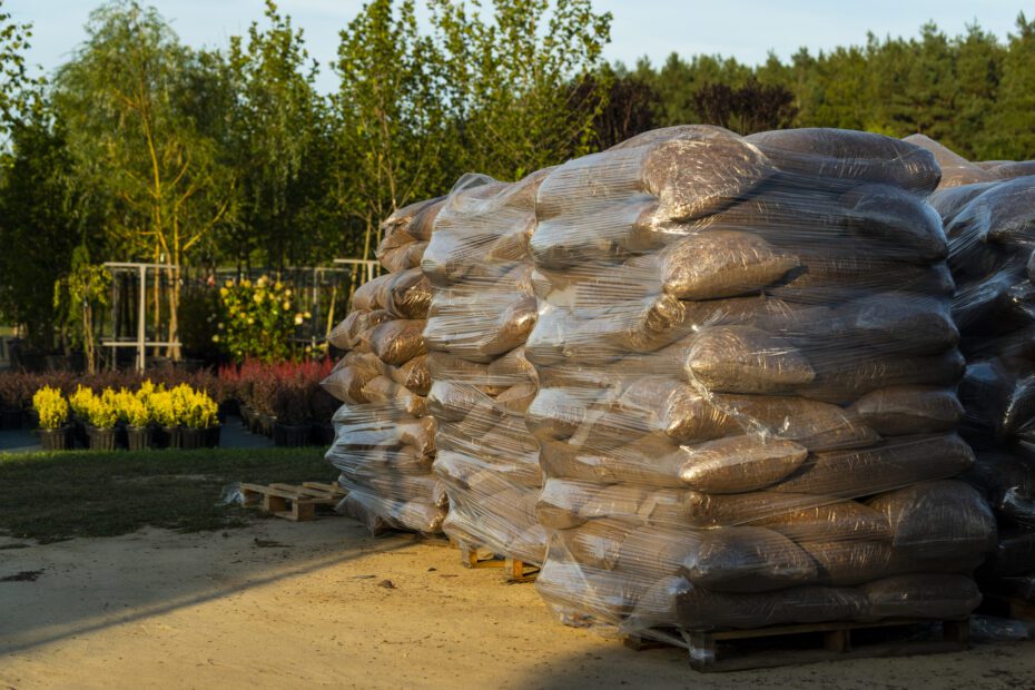 How Many Mulch Bags on a Pallet