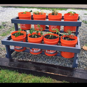 how to build a 5 gallon bucket garden stand