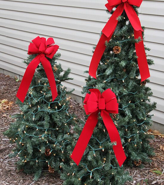 How to Make a Tomato Cage Christmas Tree