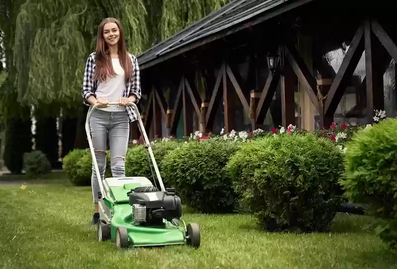Is it Safe to Mow the Lawn While Pregnant
