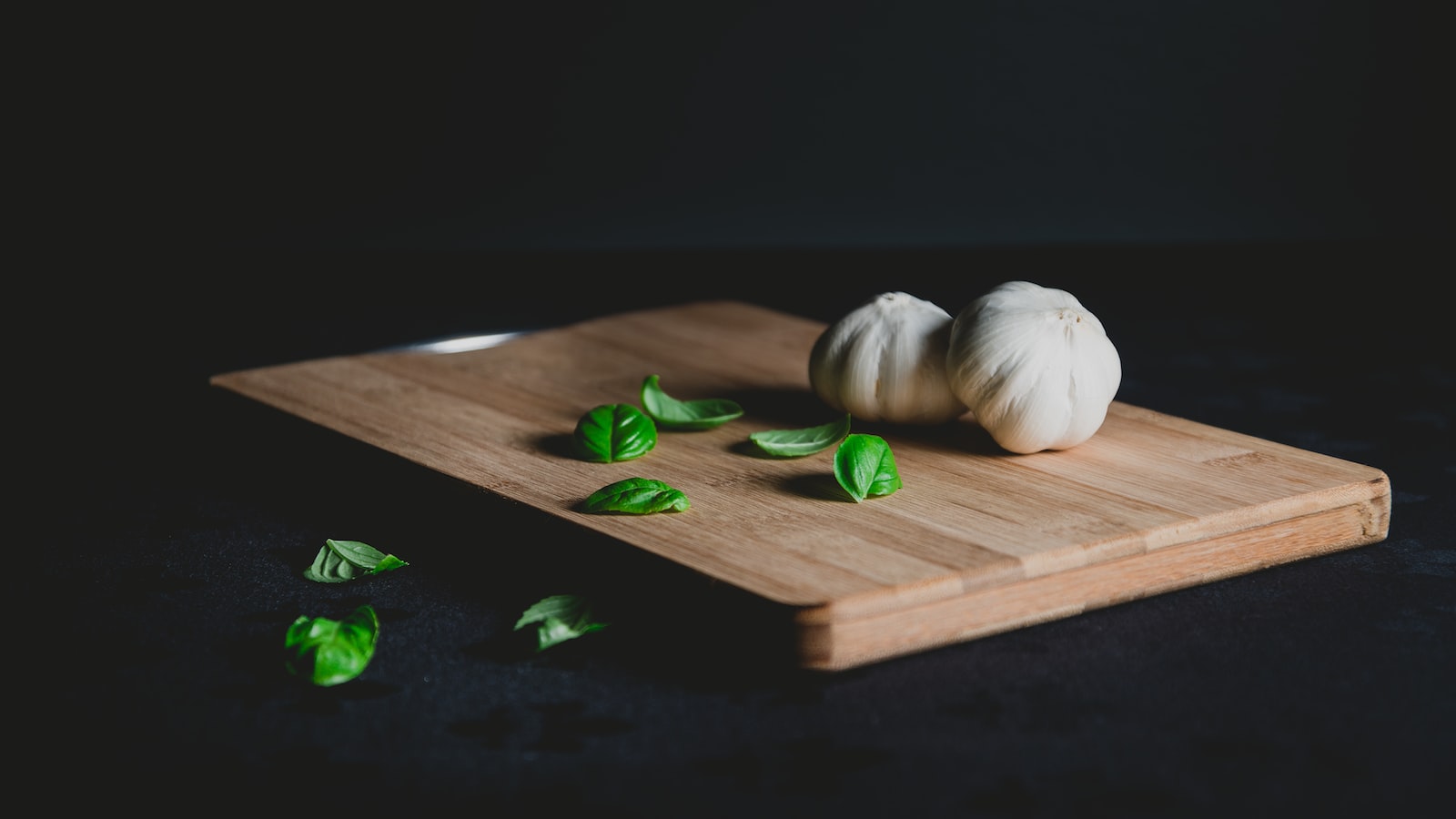 Nurturing and Maintaining Garlic Vine Seedlings