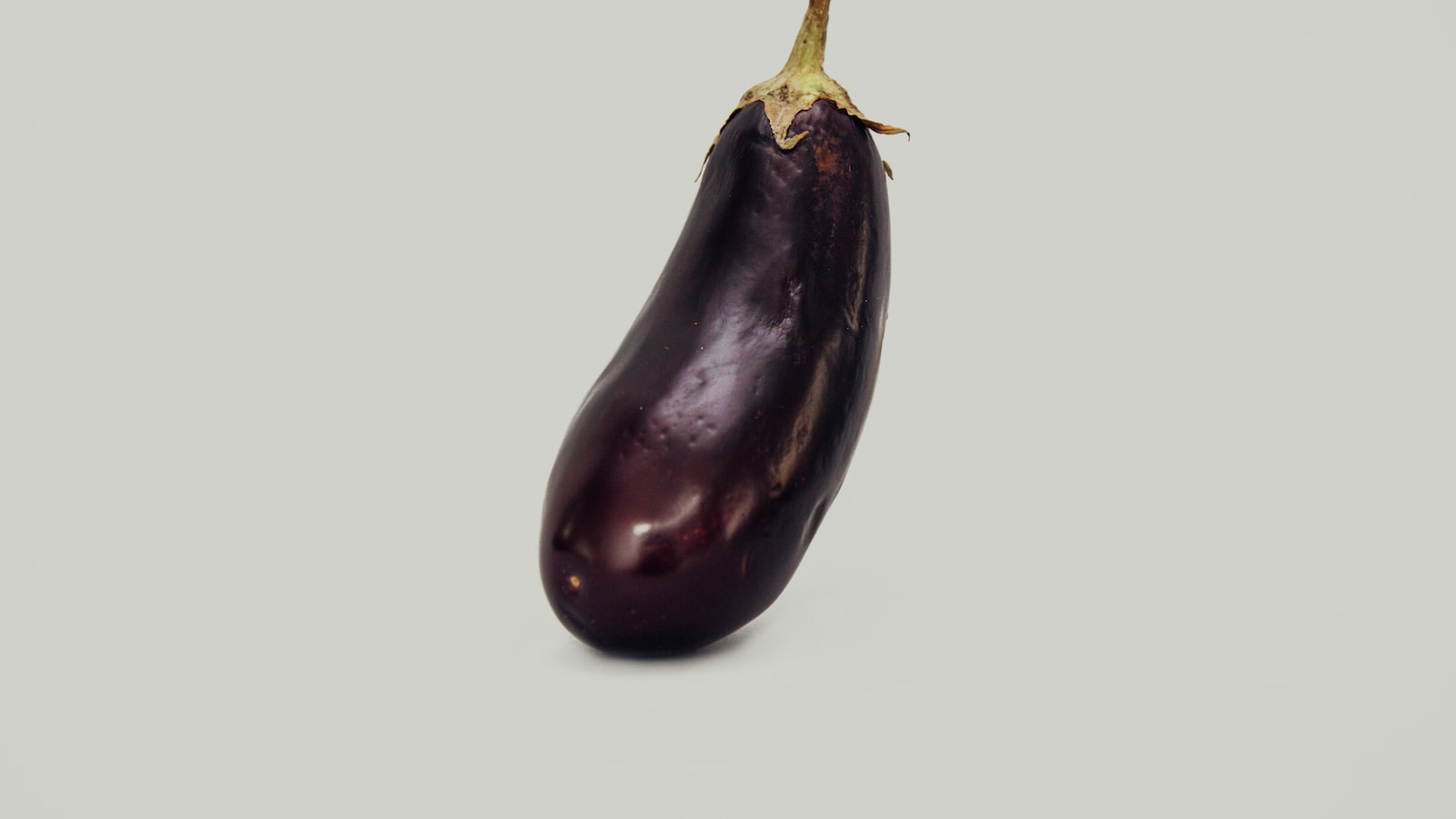 Tips for Protecting Eggplants from Cold Snaps: Minimizing Risks at 40 Degrees