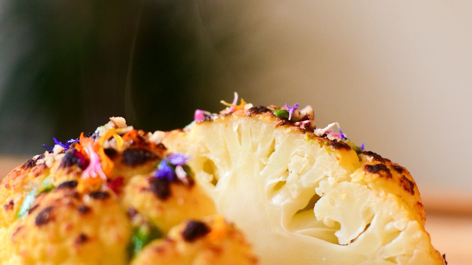 A Budding Partnership: Pairing Cauliflower with Compatible Vegetables and Herbs