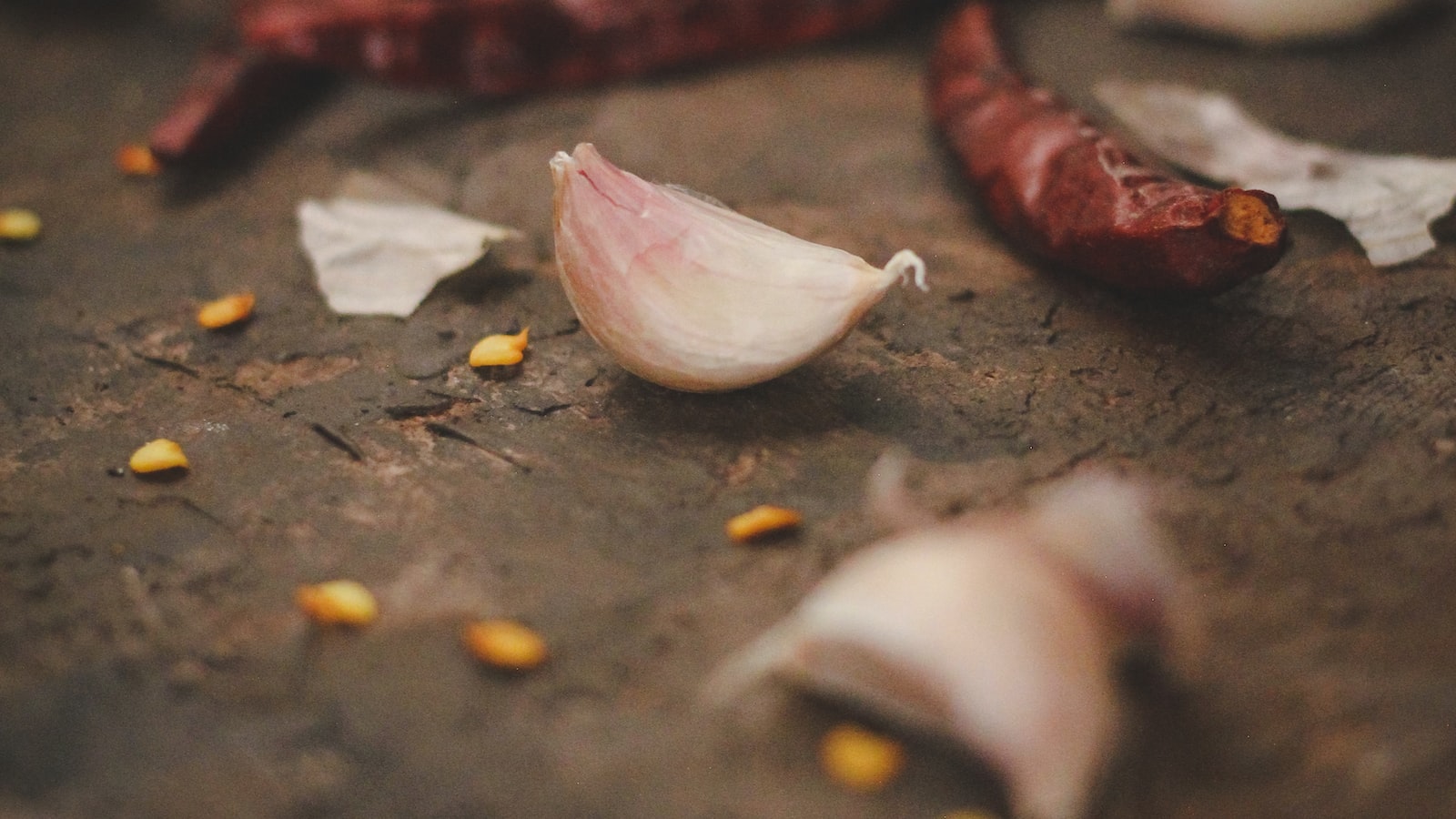 Best Time of Year to Plant Garlic in Massachusetts