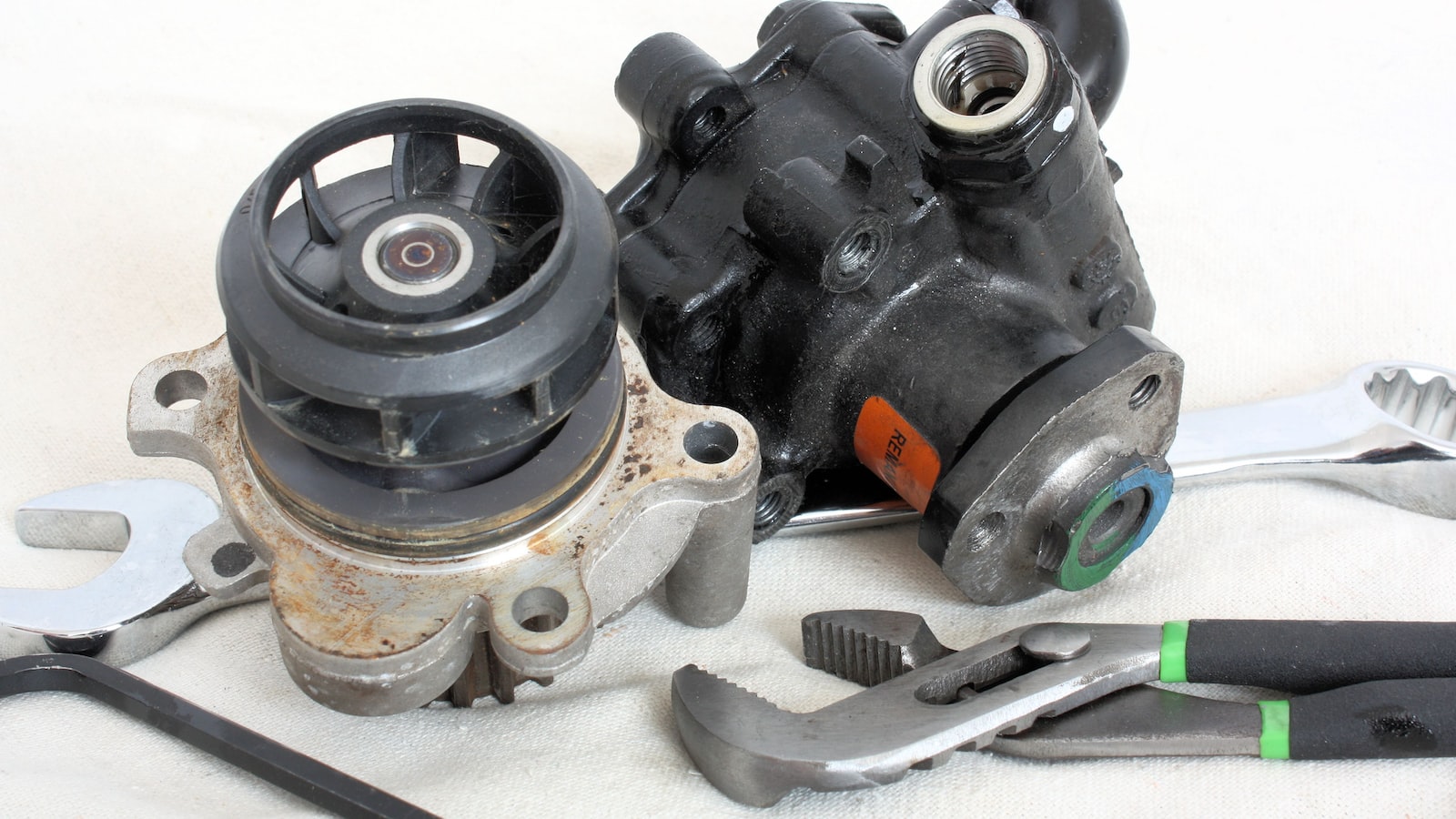 Locating the Carburetor: A Step-by-Step Guide for Various Lawn Mower Models