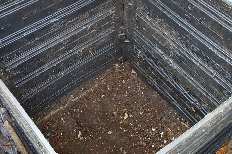 When to Empty Compost Bin