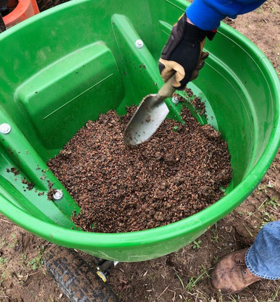 How to Dry Out Wet Fertilizer