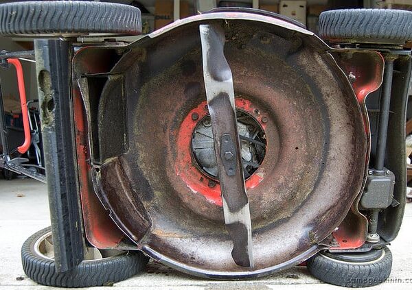Which Way Do Mower Blades Go on